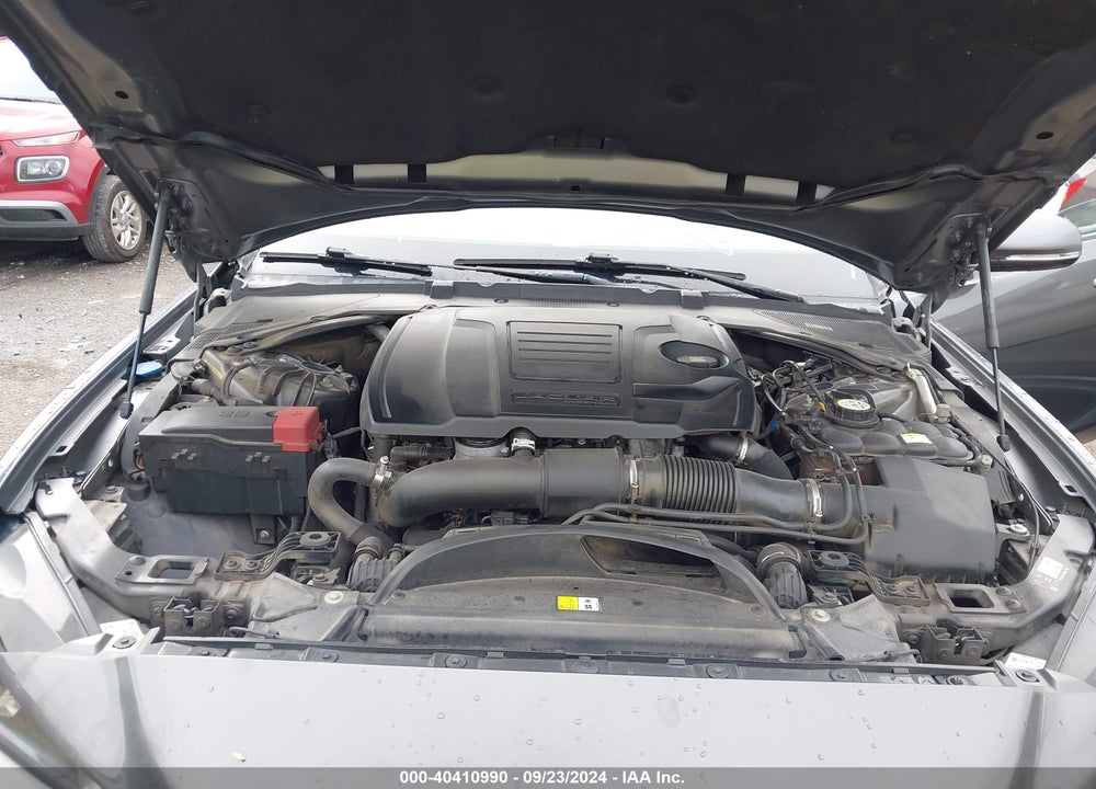 2018 JAGUAR XE VIN: SAJAD4FX0JCP29900