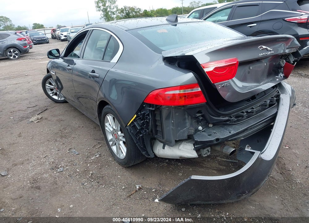 2018 JAGUAR XE VIN: SAJAD4FX0JCP29900