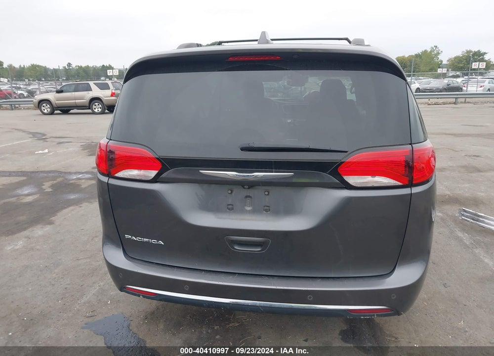 2017 CHRYSLER PACIFICA TOURING L PLUS VIN: 2C4RC1EG1HR722380
