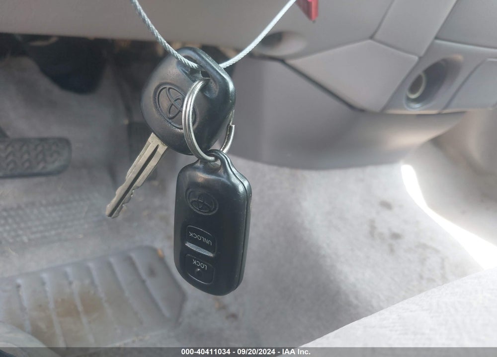 2001 TOYOTA PRIUS BASE (ECVT) VIN: JT2BK12U010036709