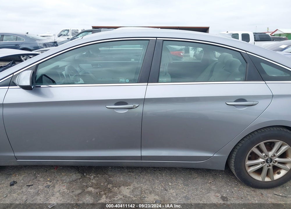 2016 HYUNDAI SONATA SE VIN: 5NPE24AF9GH335913