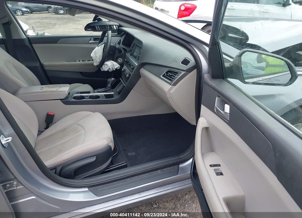 2016 HYUNDAI SONATA SE VIN: 5NPE24AF9GH335913