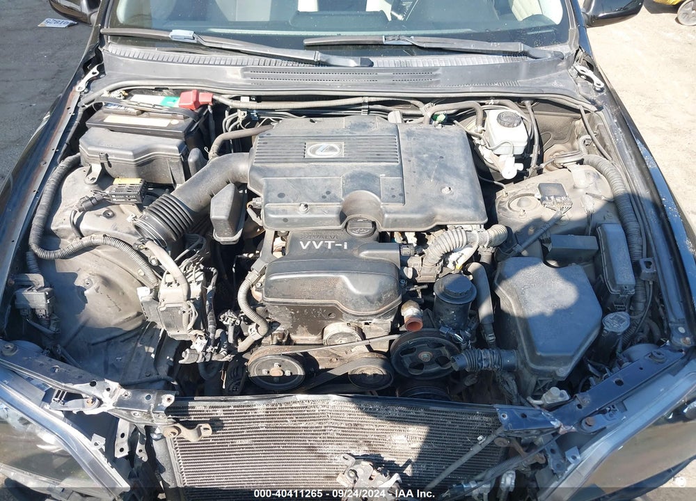 2004 LEXUS IS 300 VIN: JTHBD192X40088499