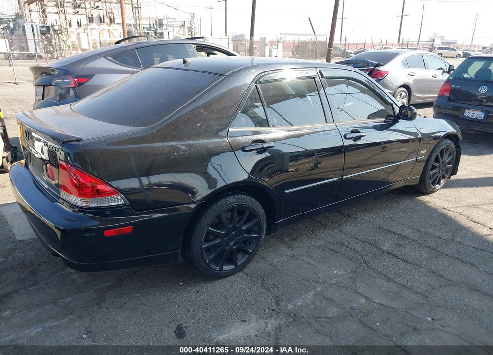 2004 LEXUS IS 300 VIN: JTHBD192X40088499