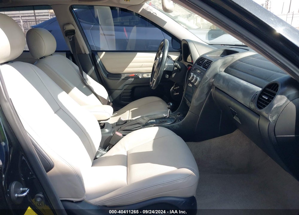 2004 LEXUS IS 300 VIN: JTHBD192X40088499