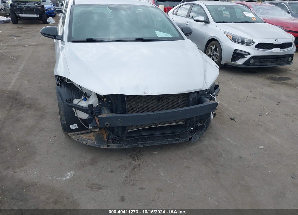2017 HYUNDAI ELANTRA SE VIN: KMHD74LF5HU081257