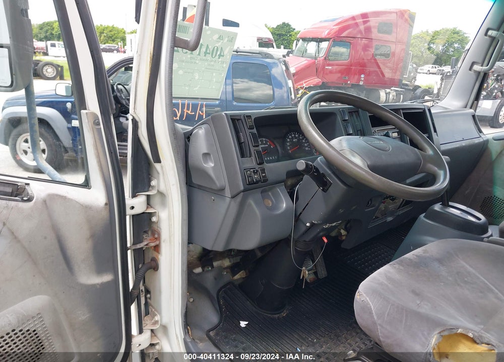 2009 ISUZU NPR HD GAS REG VIN: 4KLC4W1N29J800482