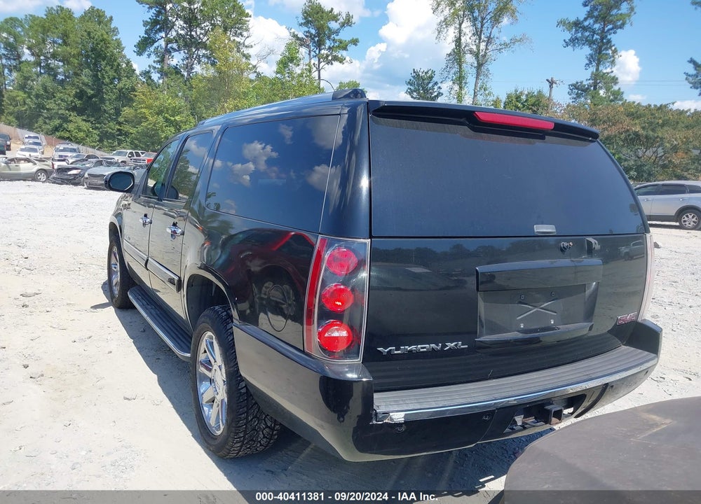 2007 GMC YUKON XL 1500 DENALI VIN: 1GKFK66877J212715