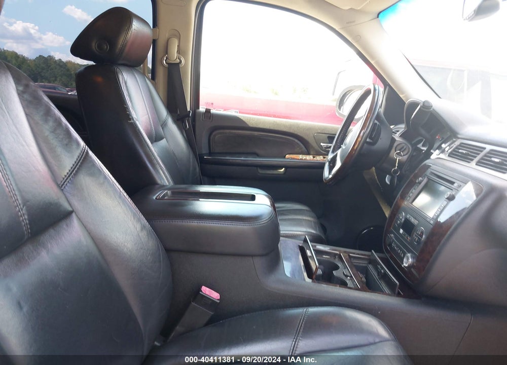 2007 GMC YUKON XL 1500 DENALI VIN: 1GKFK66877J212715