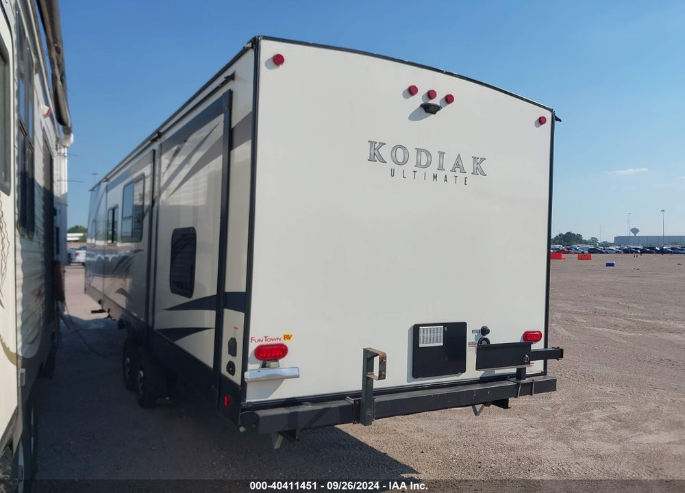 2018 KODIAK 330BHSL VIN: 4YDT33025JJ971883
