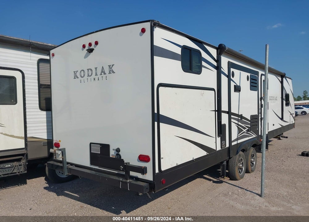 2018 KODIAK 330BHSL VIN: 4YDT33025JJ971883
