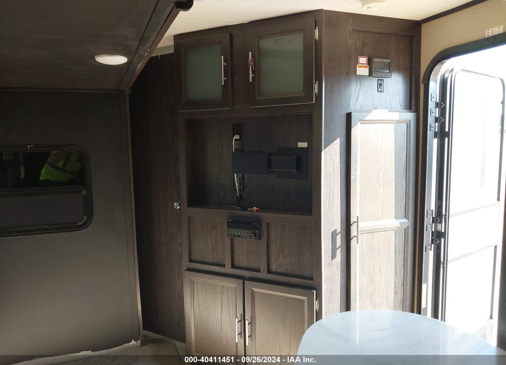 2018 KODIAK 330BHSL VIN: 4YDT33025JJ971883