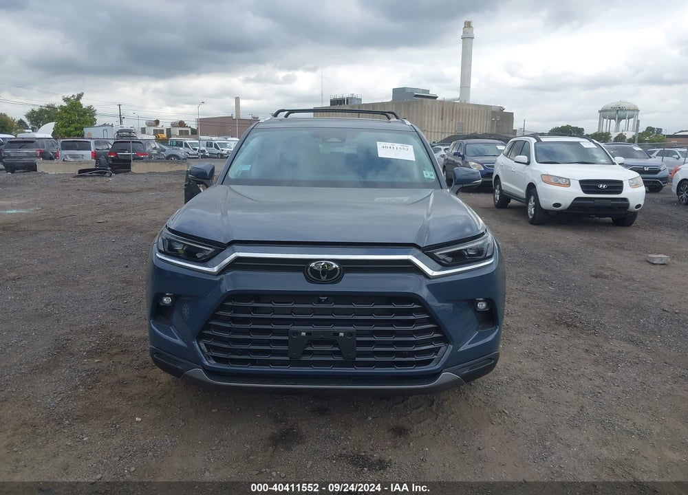 2024 TOYOTA GRAND HIGHLANDER PLATINUM VIN: 5TDAAAB57RS004072