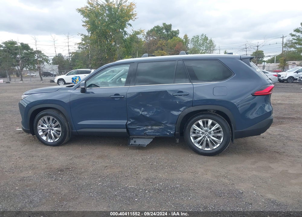 2024 TOYOTA GRAND HIGHLANDER PLATINUM VIN: 5TDAAAB57RS004072