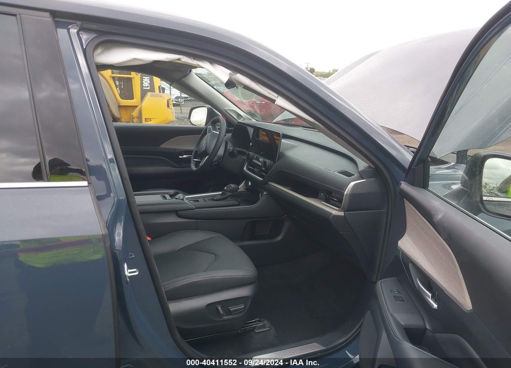 2024 TOYOTA GRAND HIGHLANDER PLATINUM VIN: 5TDAAAB57RS004072