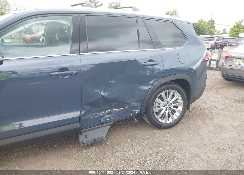 2024 TOYOTA GRAND HIGHLANDER PLATINUM VIN: 5TDAAAB57RS004072