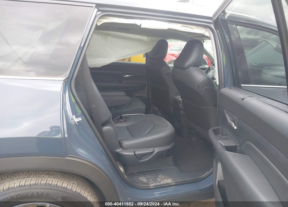 2024 TOYOTA GRAND HIGHLANDER PLATINUM VIN: 5TDAAAB57RS004072