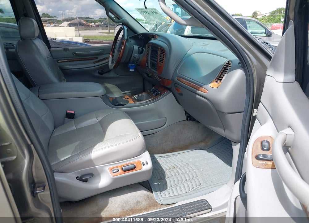 2001 LINCOLN NAVIGATOR VIN: 5LMFU28R51LJ15019