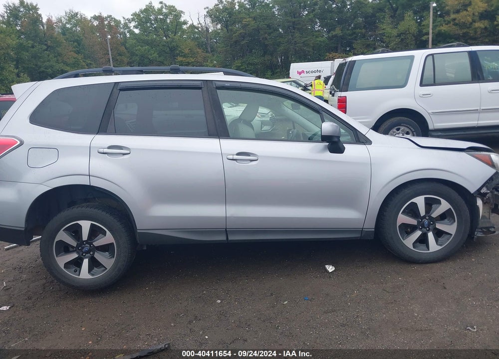 2017 SUBARU FORESTER 2.5I PREMIUM VIN: JF2SJAEC6HH809385