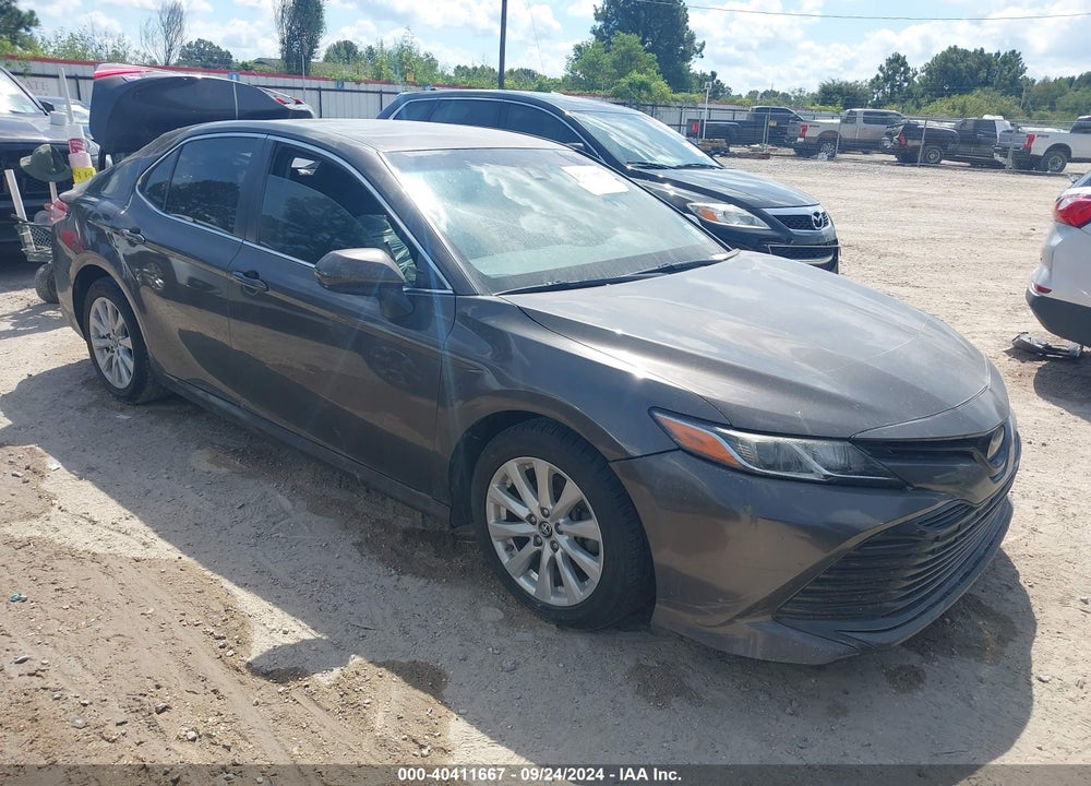 2018 TOYOTA CAMRY LE VIN: JTNB11HK5J3009225