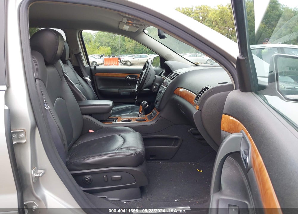 2007 SATURN OUTLOOK XR VIN: 5GZEV23717J112837