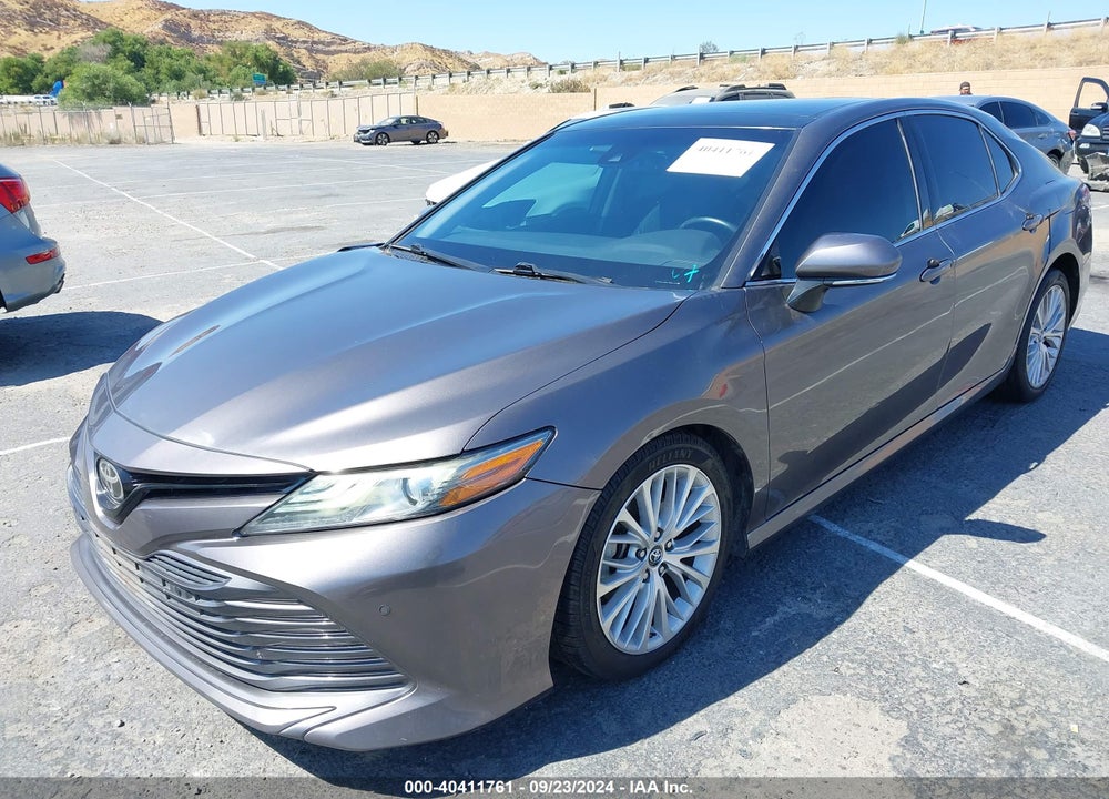 2018 TOYOTA CAMRY XLE VIN: 4T1B11HK5JU039447