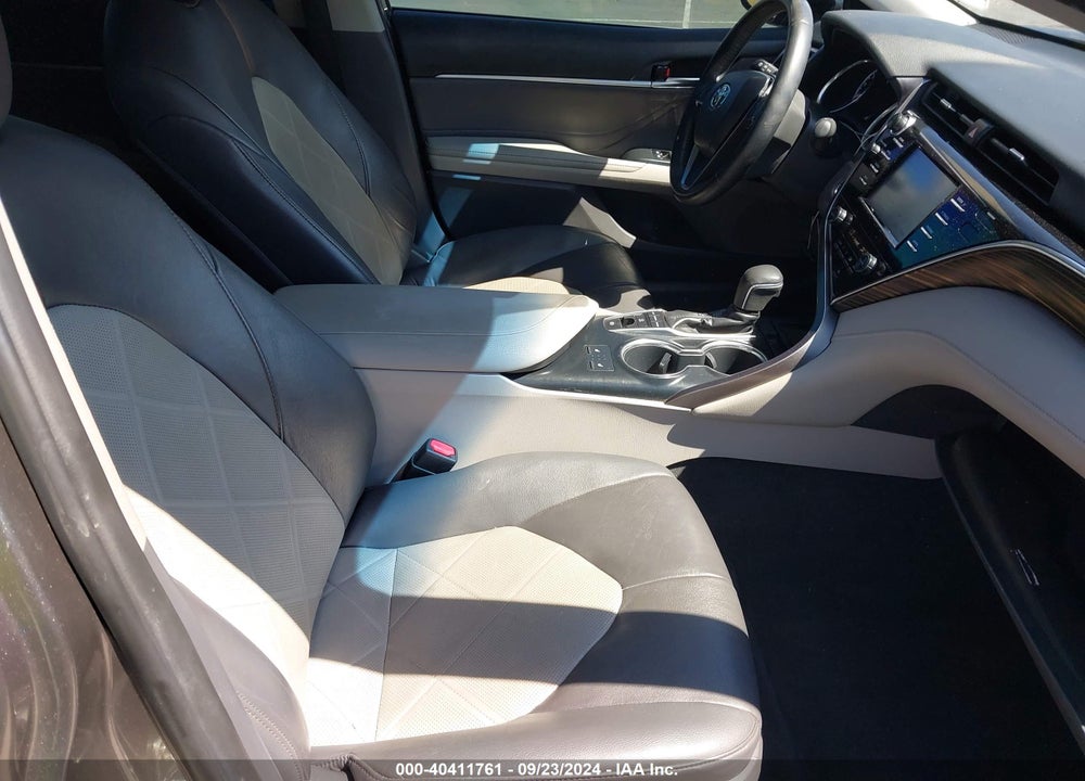 2018 TOYOTA CAMRY XLE VIN: 4T1B11HK5JU039447