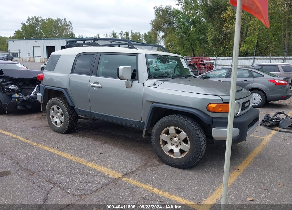 2009 TOYOTA FJ CRUISER VIN: JTEBU11F59K059774