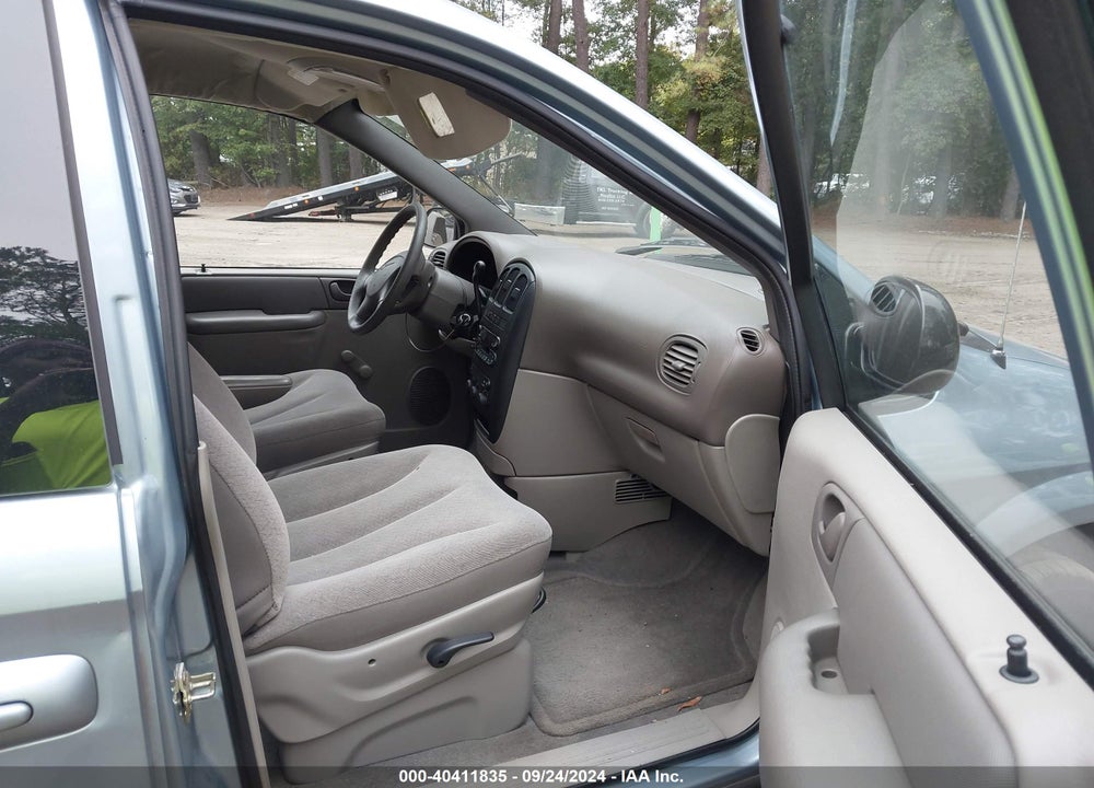 2003 CHRYSLER VOYAGER VIN: 1C4GJ25B93B123404