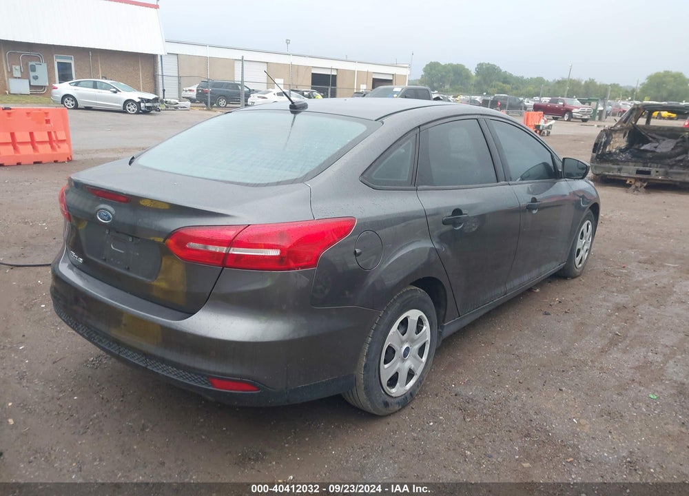2018 FORD FOCUS S VIN: 1FADP3E29JL229162