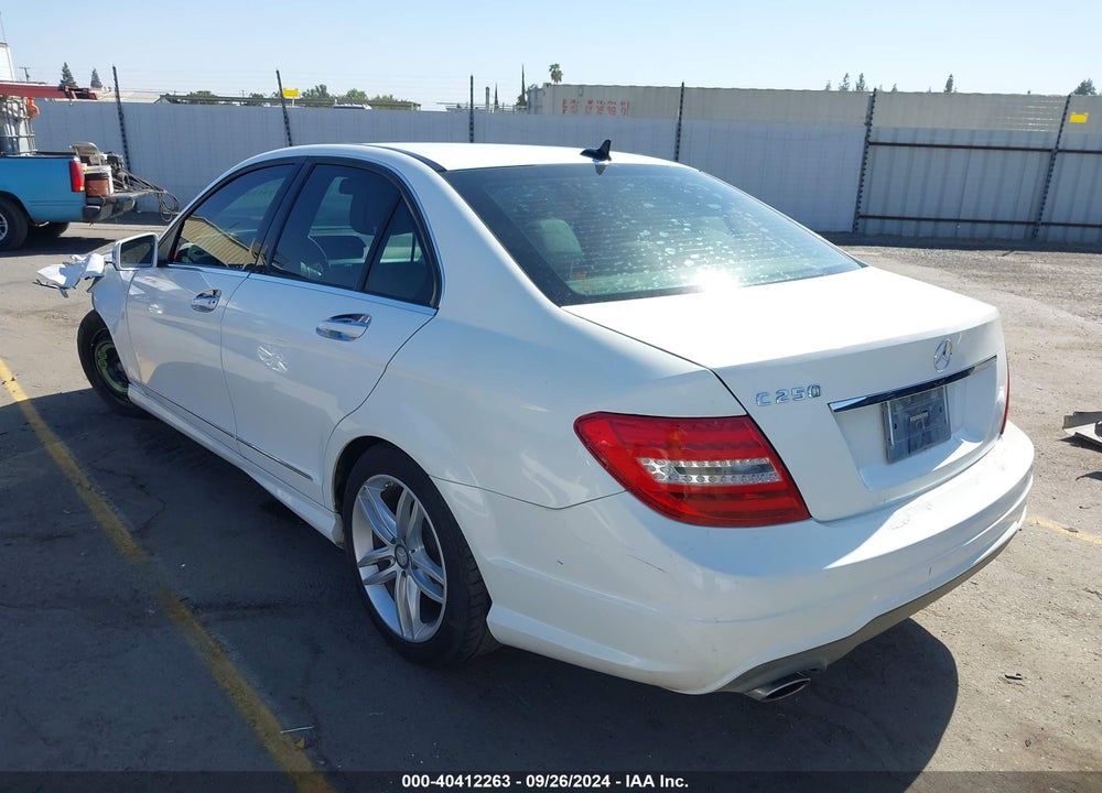 2014 MERCEDES-BENZ C 250 LUXURY/SPORT VIN: WDDGF4HB0EA949789