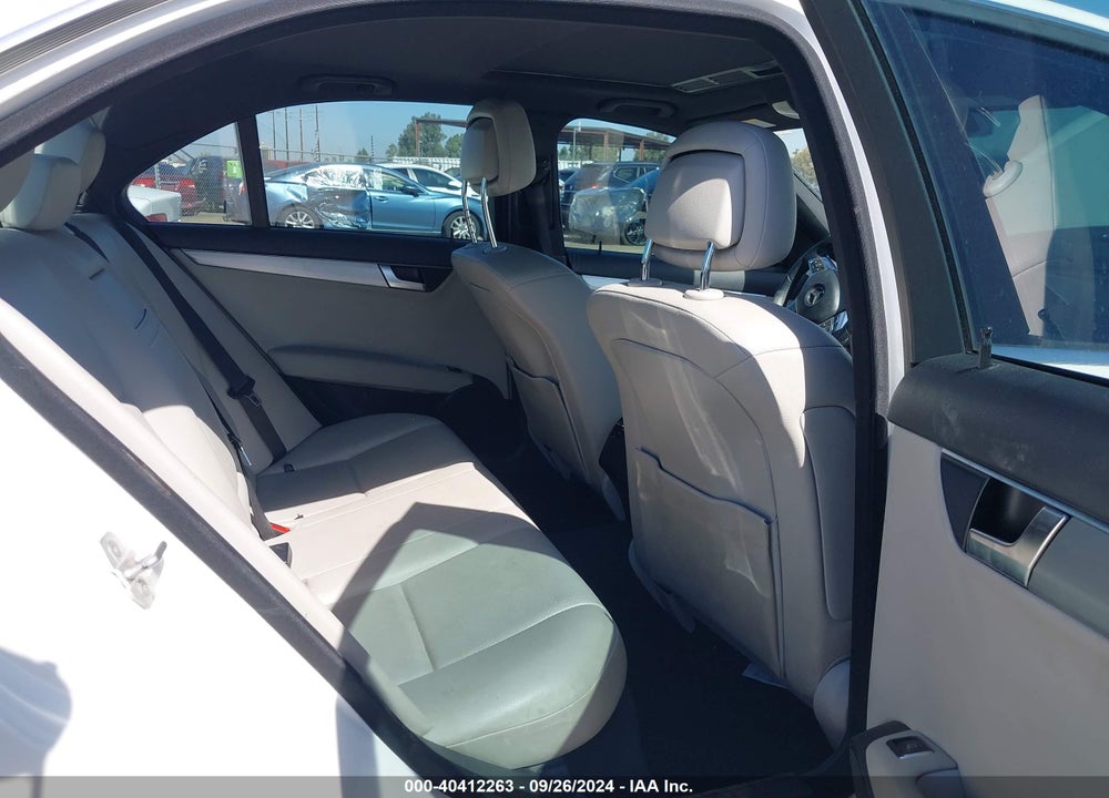2014 MERCEDES-BENZ C 250 LUXURY/SPORT VIN: WDDGF4HB0EA949789