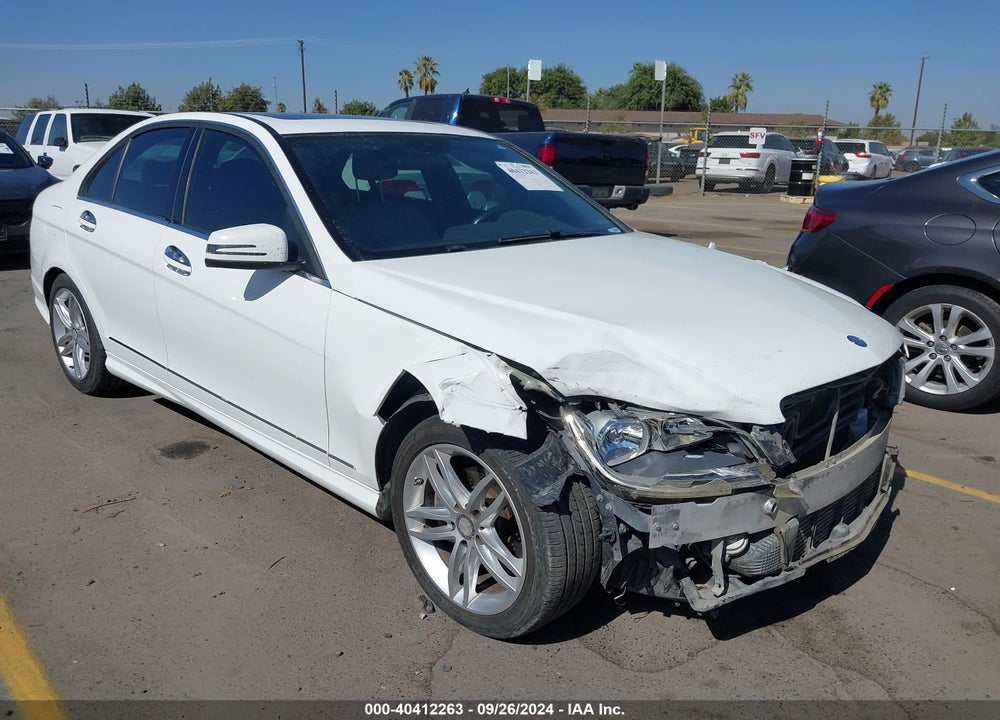 2014 MERCEDES-BENZ C 250 LUXURY/SPORT VIN: WDDGF4HB0EA949789