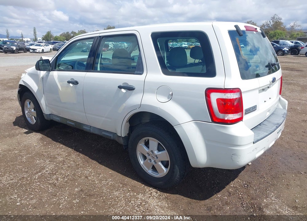 2011 FORD ESCAPE XLS VIN: 1FMCU0C7XBKA68559