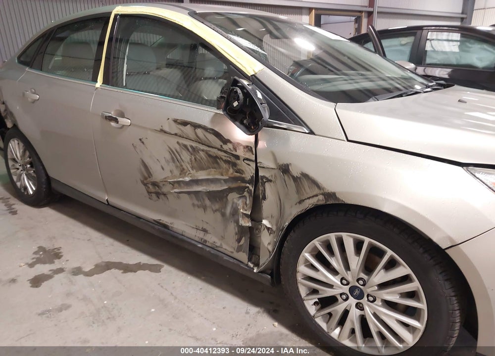 2016 FORD FOCUS TITANIUM VIN: 1FADP3J23GL385440