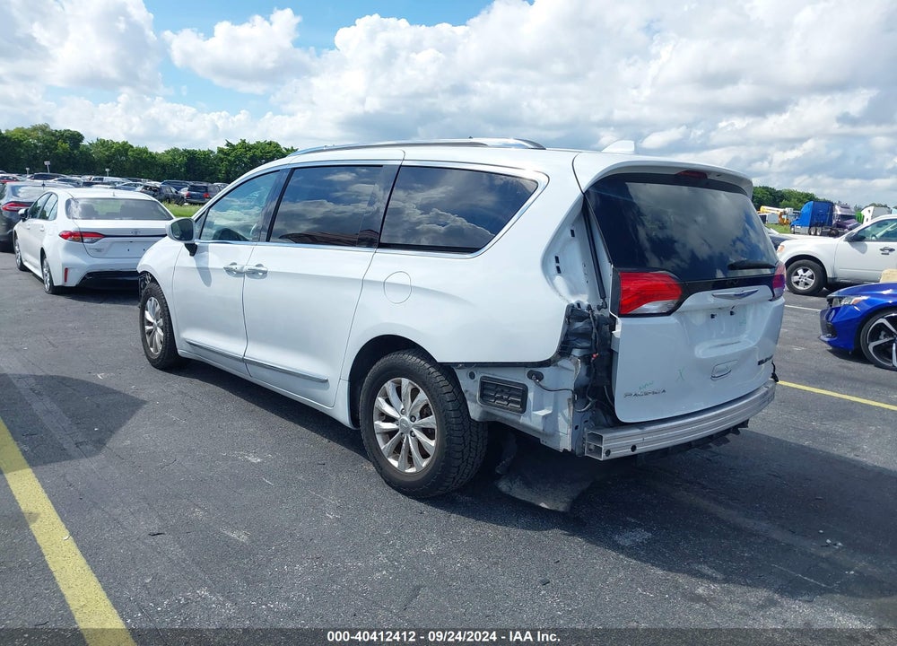 2019 CHRYSLER PACIFICA TOURING L VIN: 2C4RC1BG5KR685524