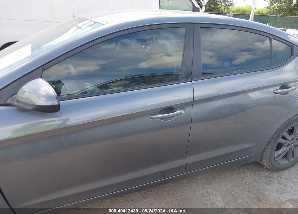 2018 HYUNDAI ELANTRA SEL VIN: 5NPD84LF8JH394532