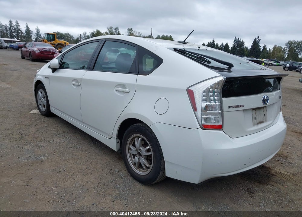 2011 TOYOTA PRIUS TWO VIN: JTDKN3DU2B5350972