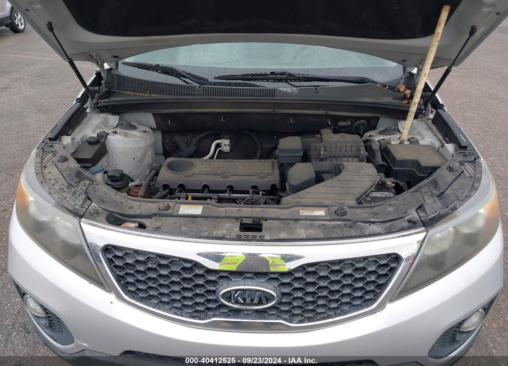2011 KIA SORENTO LX VIN: 5XYKT4A12BG183249