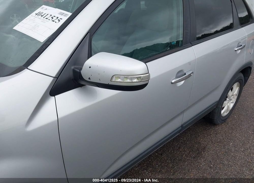 2011 KIA SORENTO LX VIN: 5XYKT4A12BG183249