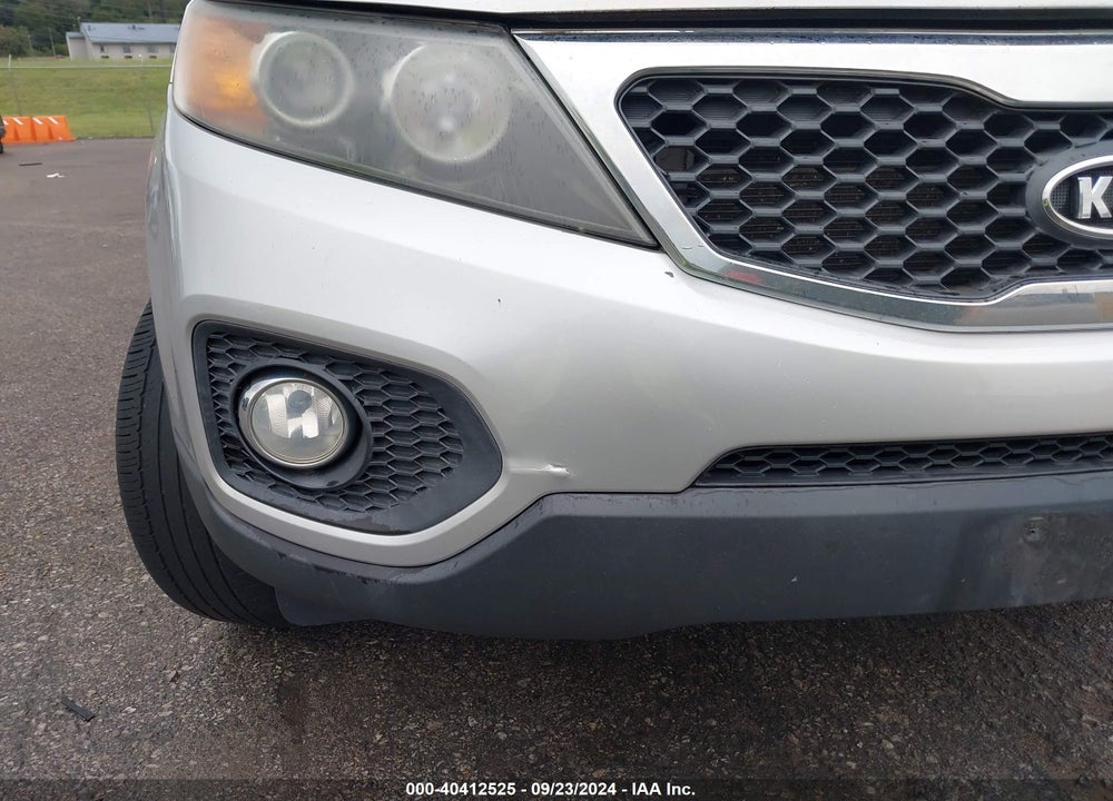 2011 KIA SORENTO LX VIN: 5XYKT4A12BG183249