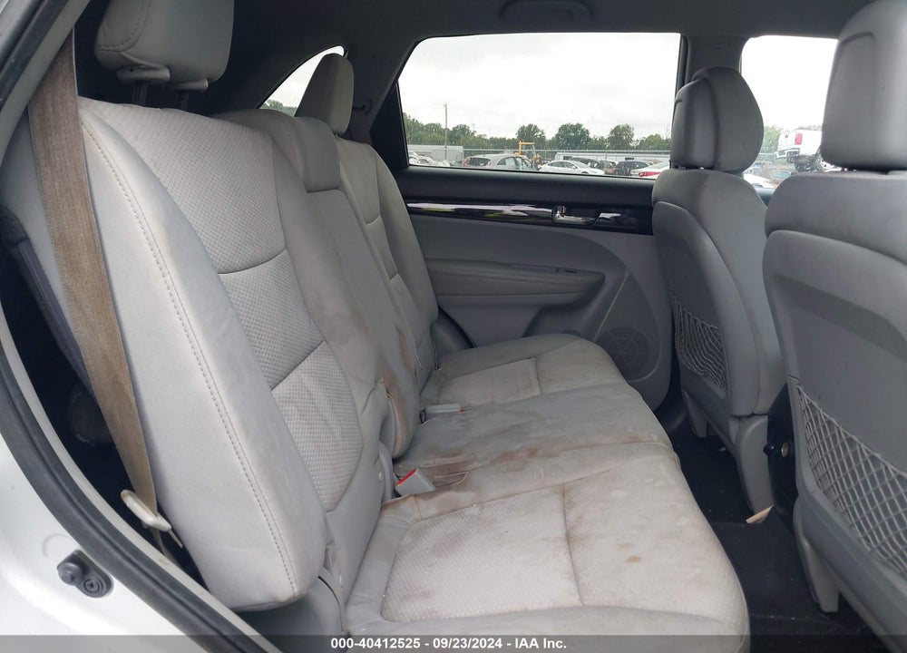 2011 KIA SORENTO LX VIN: 5XYKT4A12BG183249
