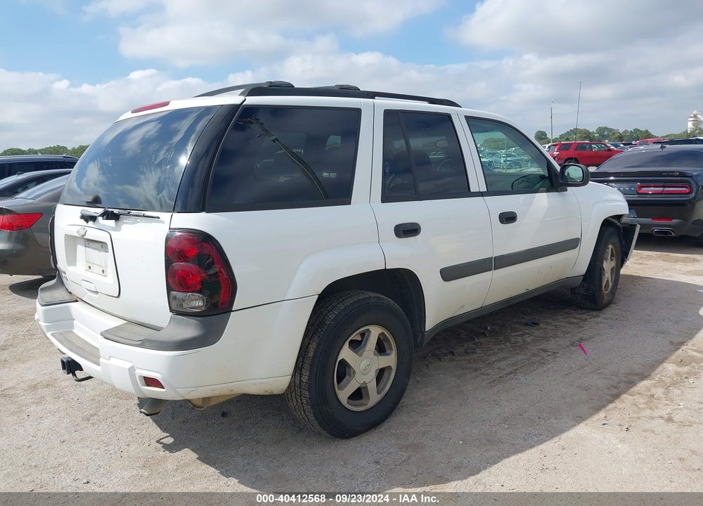 2005 CHEVROLET TRAILBLAZER LS VIN: 1GNDS13S452250956