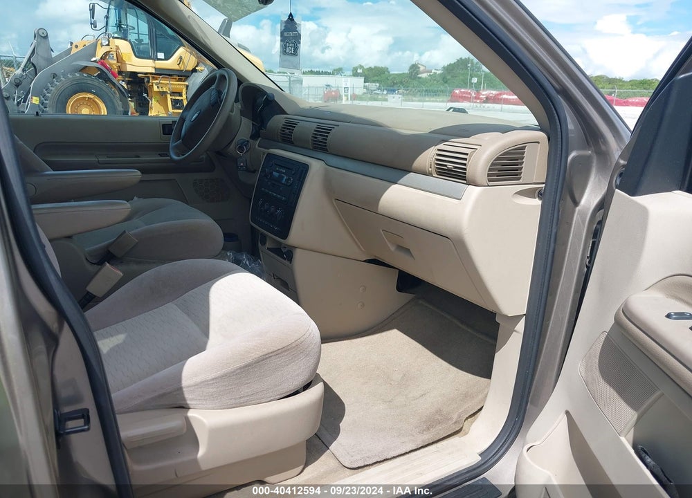 2005 FORD FREESTAR SE VIN: 2FMZA516X5BA31844