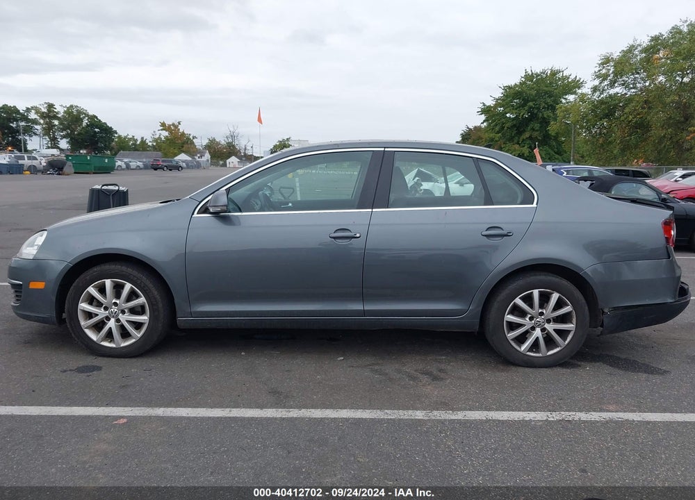 2010 VOLKSWAGEN JETTA SE VIN: 3VWRX7AJ6AM021109