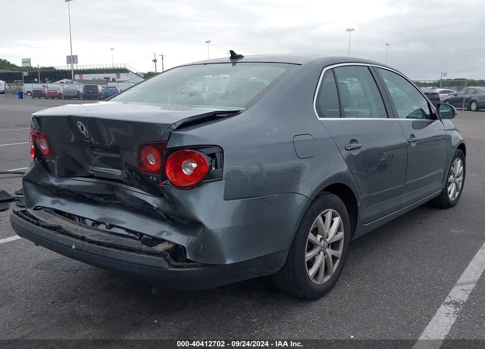 2010 VOLKSWAGEN JETTA SE VIN: 3VWRX7AJ6AM021109