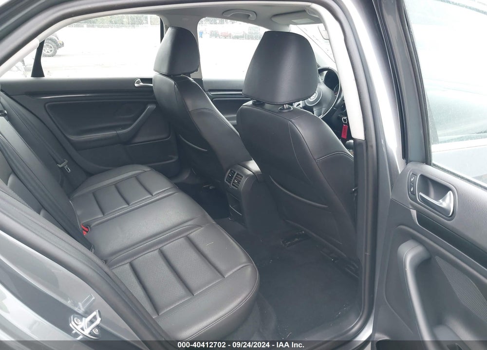 2010 VOLKSWAGEN JETTA SE VIN: 3VWRX7AJ6AM021109
