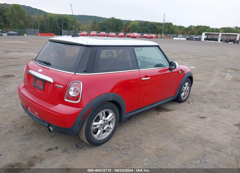 2013 MINI HARDTOP VIN: WMWSU3C50DT682997