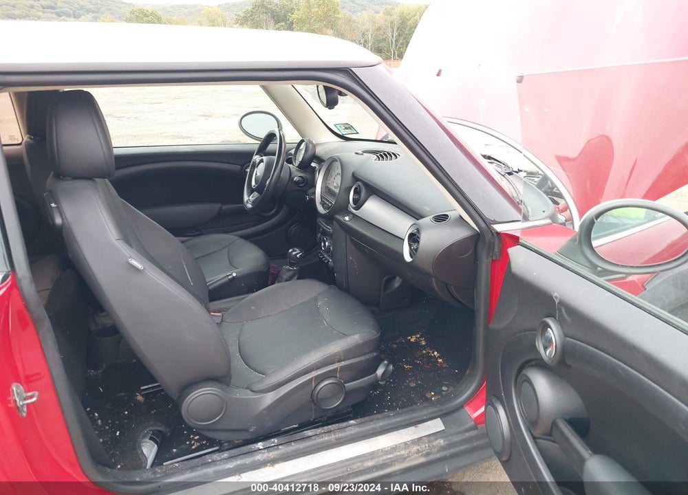 2013 MINI HARDTOP VIN: WMWSU3C50DT682997