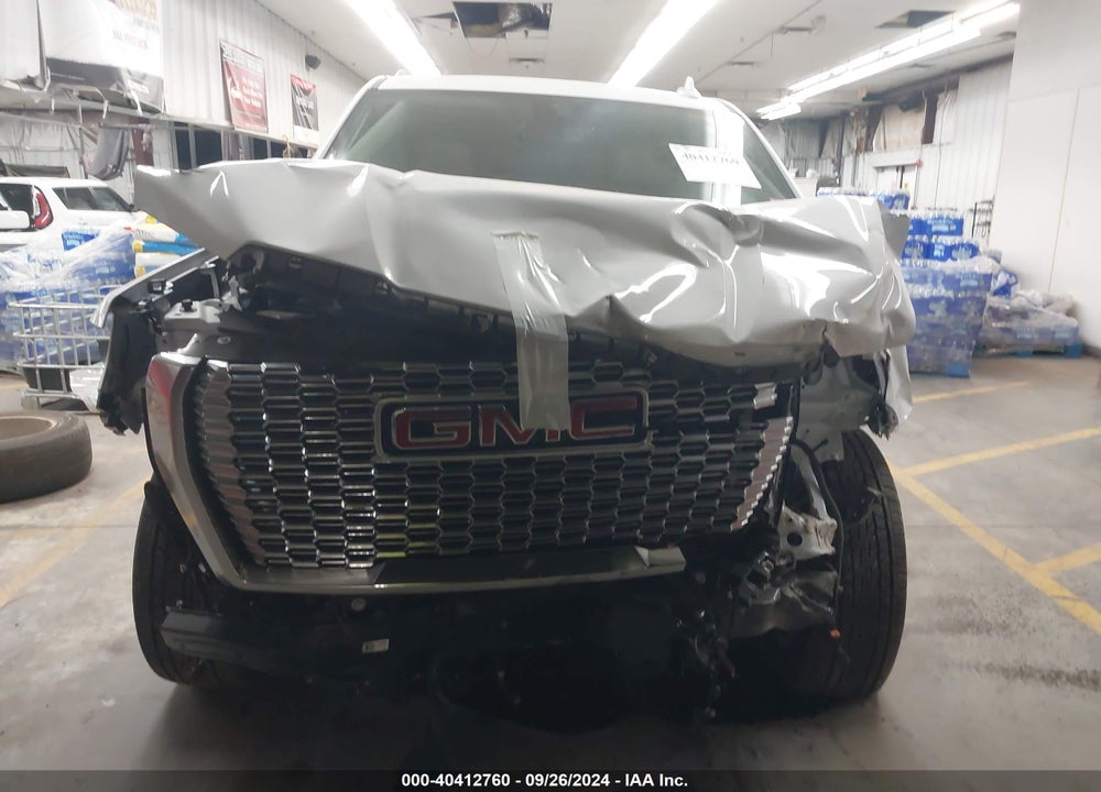 2024 GMC YUKON 4WD DENALI VIN: 1GKS2DKT8RR182657
